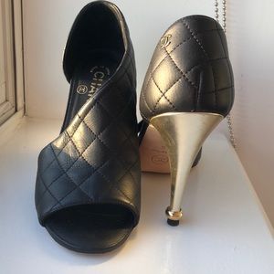 CHANEL quilted leather peep toe pumps